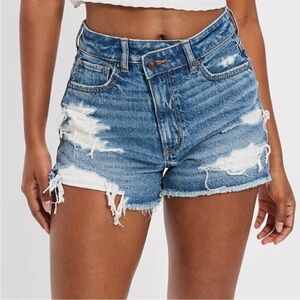 NWT American Eagle Strigid Denim Mom Short Medium Tinted Indigo Distressed 00